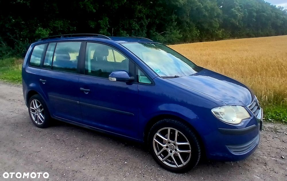Volkswagen Touran - 1