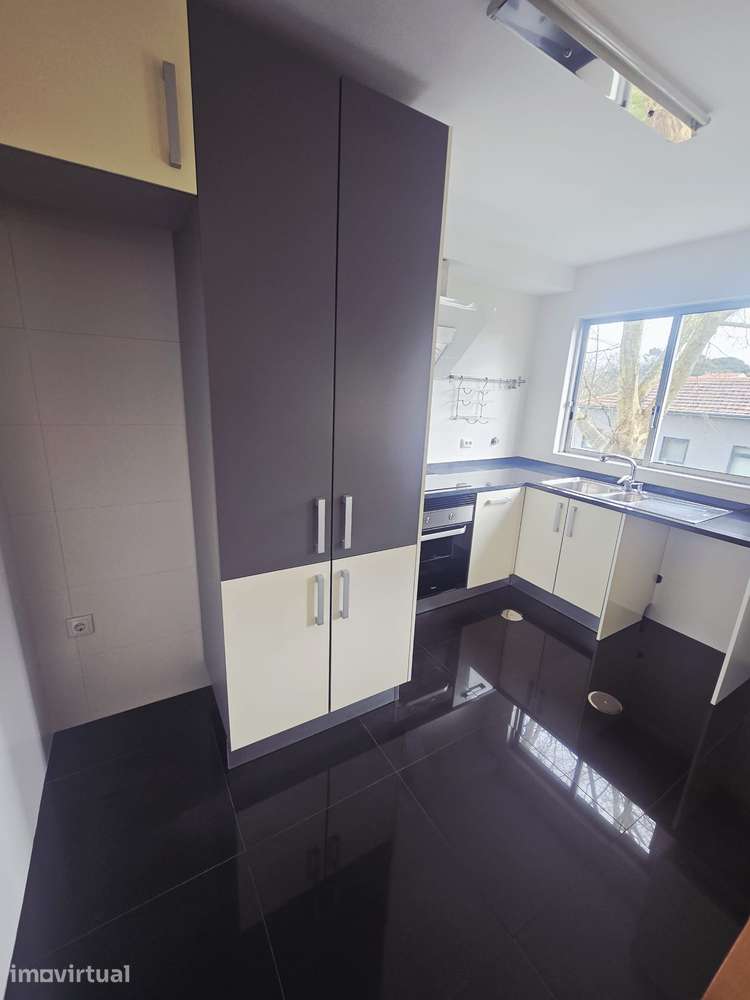 Quarto para Arrendamento a Estudante Monte dos Burgos - Grande imagem: 4/9