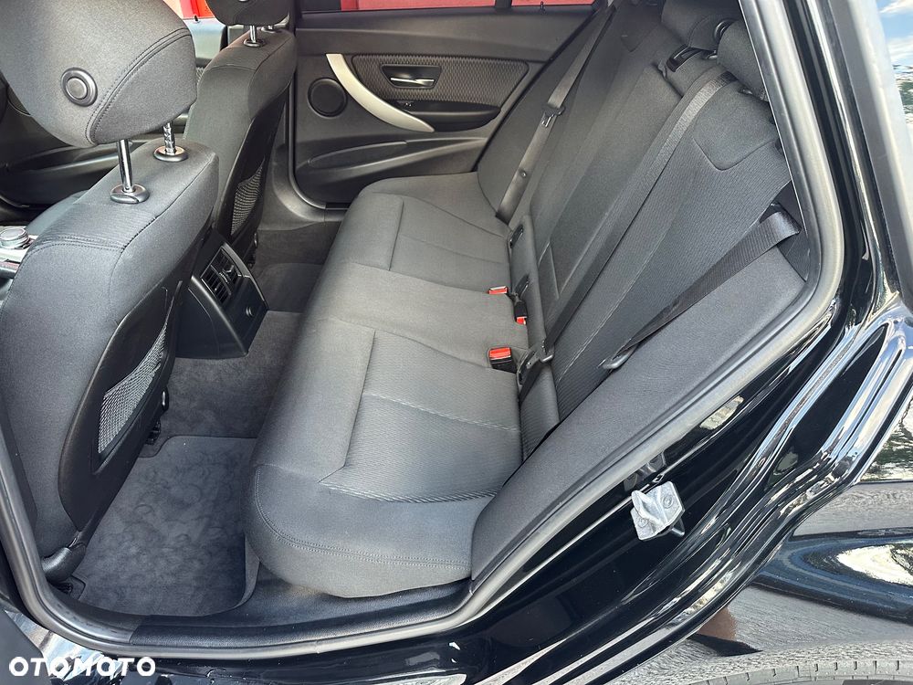 BMW Seria 3 320d Luxury Line - 7