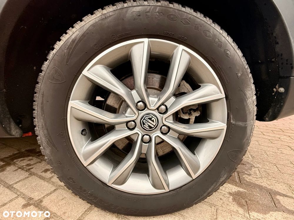 MG HS 1.5 T-GDI Excite DCT - 3