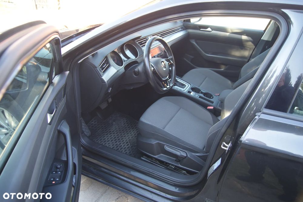 Volkswagen Passat 1.5 TSI EVO Elegance DSG - 8