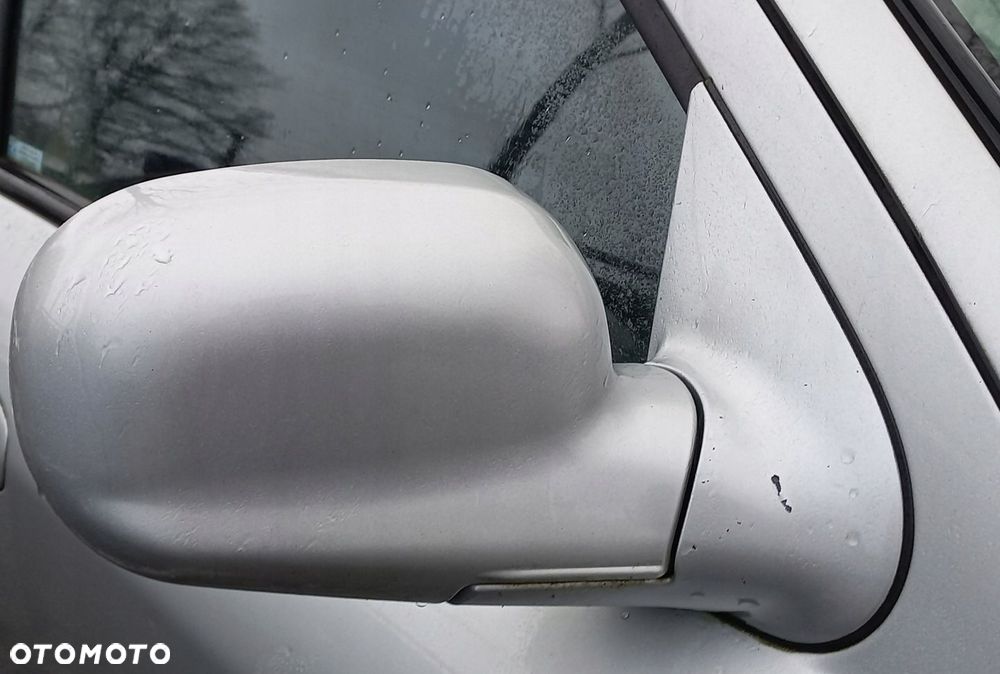 LUSTERKO PRAWE HYUNDAI SANTA FE I 2003 LL