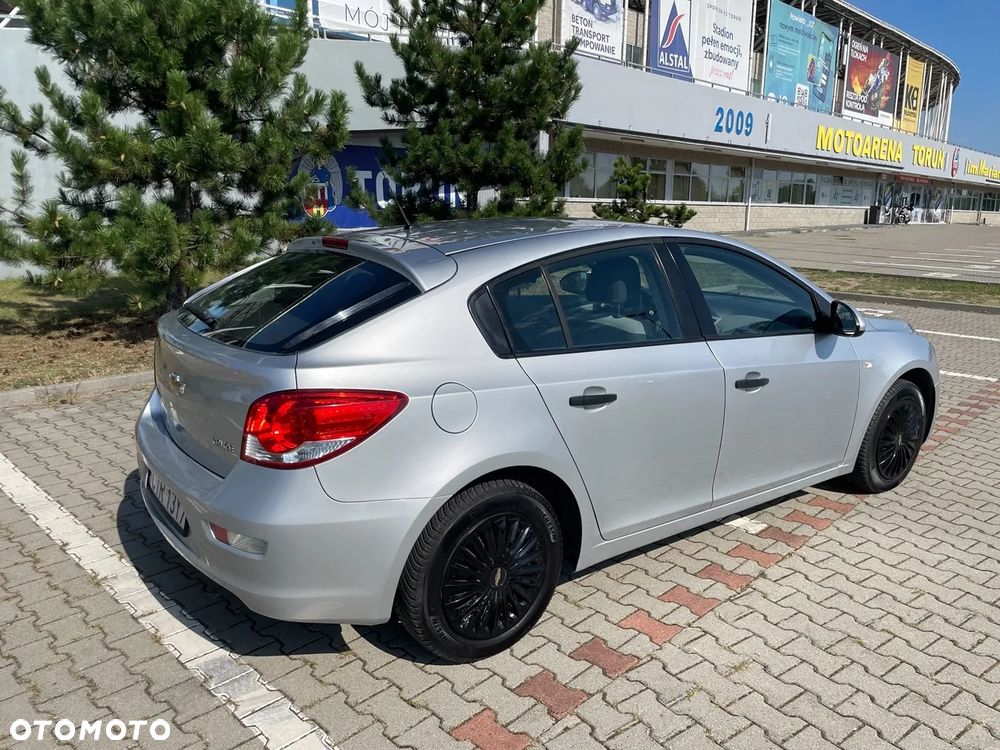 Chevrolet Cruze 1.6 LS - 12