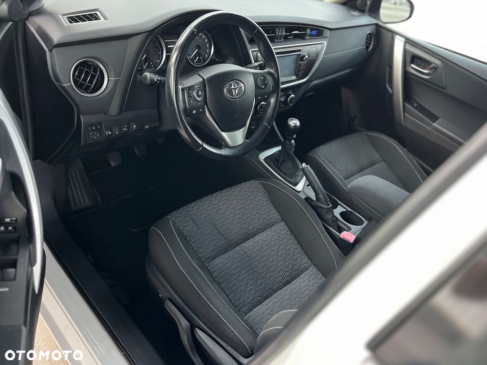 Toyota Auris - 17