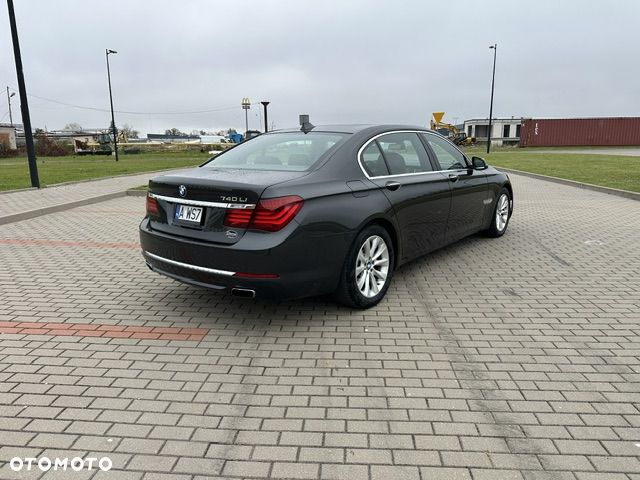 BMW Seria 7 740Li - 4