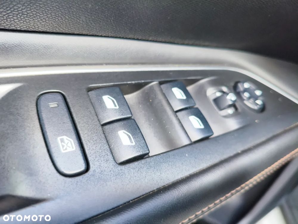 Peugeot 3008 PureTech 130 Stop & Start EAT6 Allure - 16
