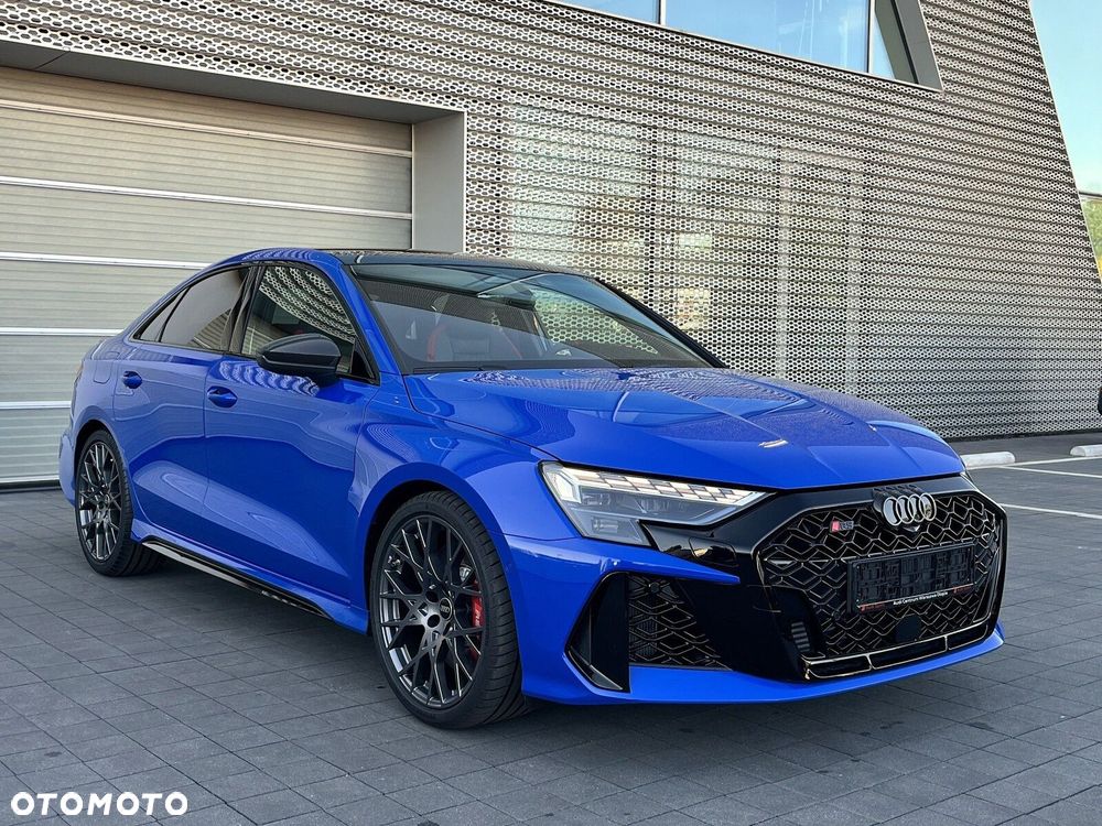 Audi RS3 Limousine - 11