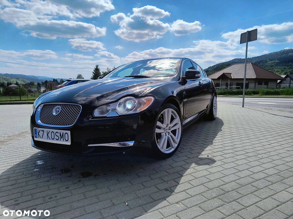 Jaguar XF 4.2 SV8 - 1