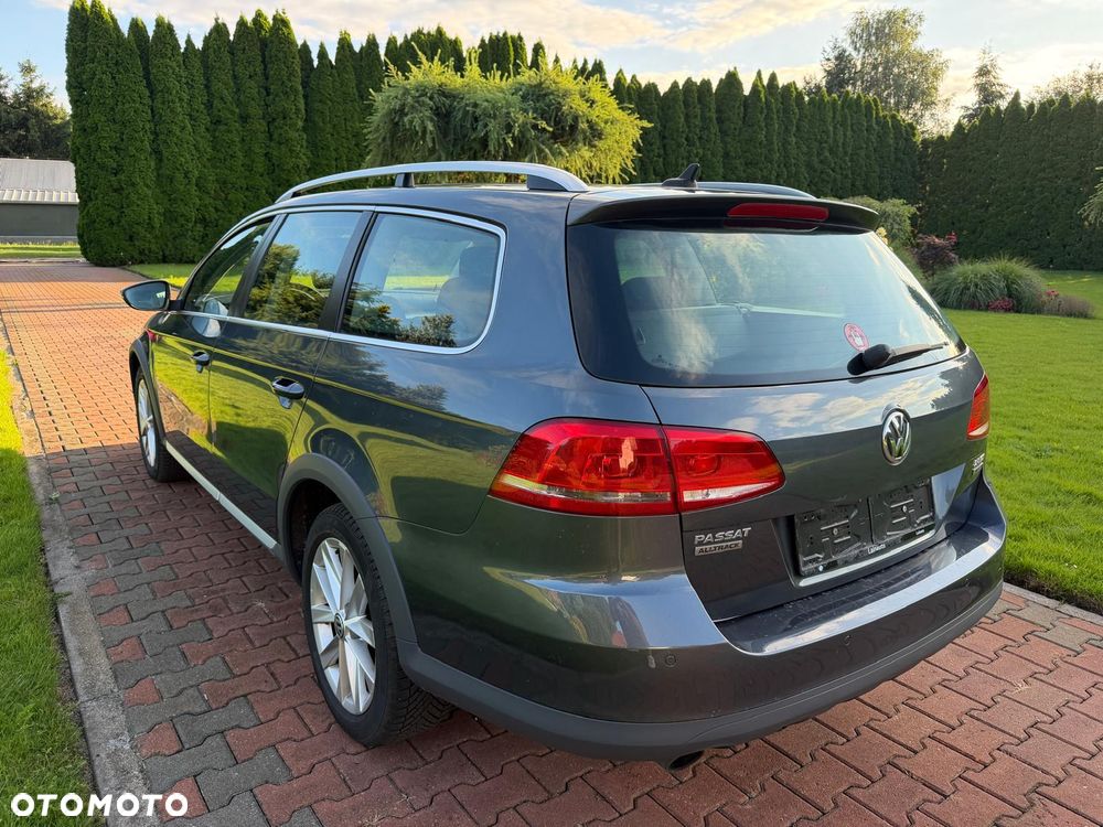 Volkswagen Passat Alltrack 2.0 TDI 4Motion DSG BlueMotion Tec - 4