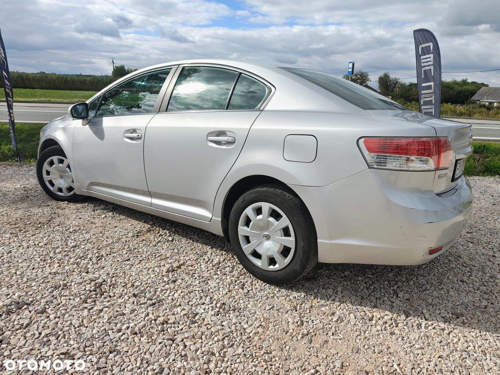 Toyota Avensis - 4