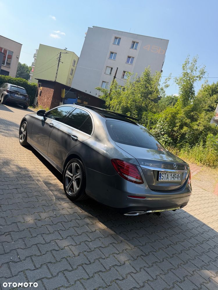 Mercedes-Benz Klasa E 300 9G-TRONIC AMG Line - 4