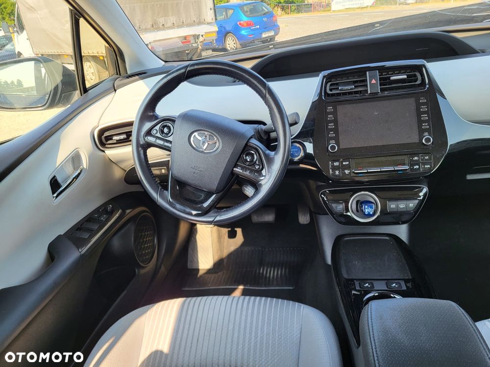 Toyota Prius Hybrid Executive - 35