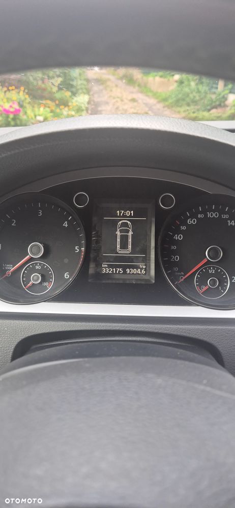 Volkswagen Passat - 8