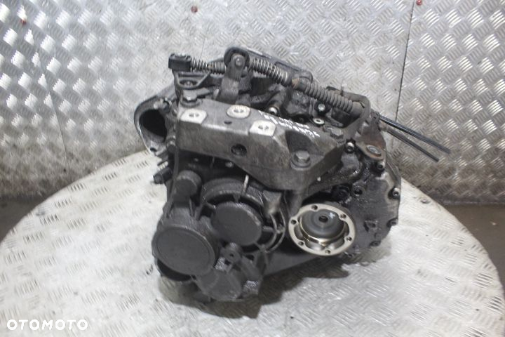 SKRZYNIA BIEGÓW 6 BIEGOWA PASSAT B6 2.0TDI JMA - 2