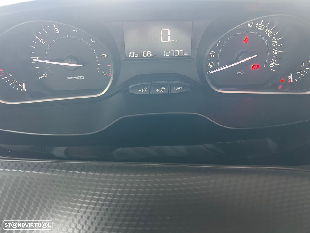 Peugeot 2008 1.2 PureTech Style - 23