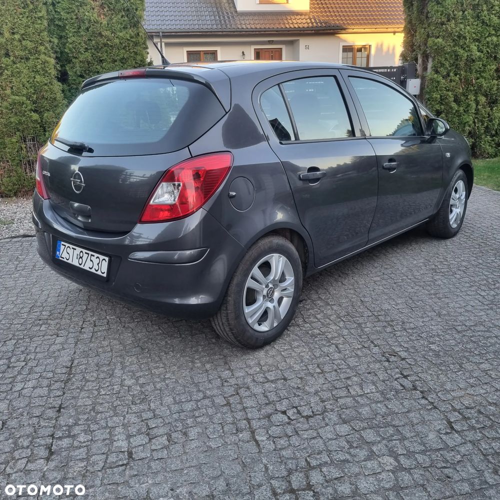 Opel Corsa 1.2 16V Cosmo - 11