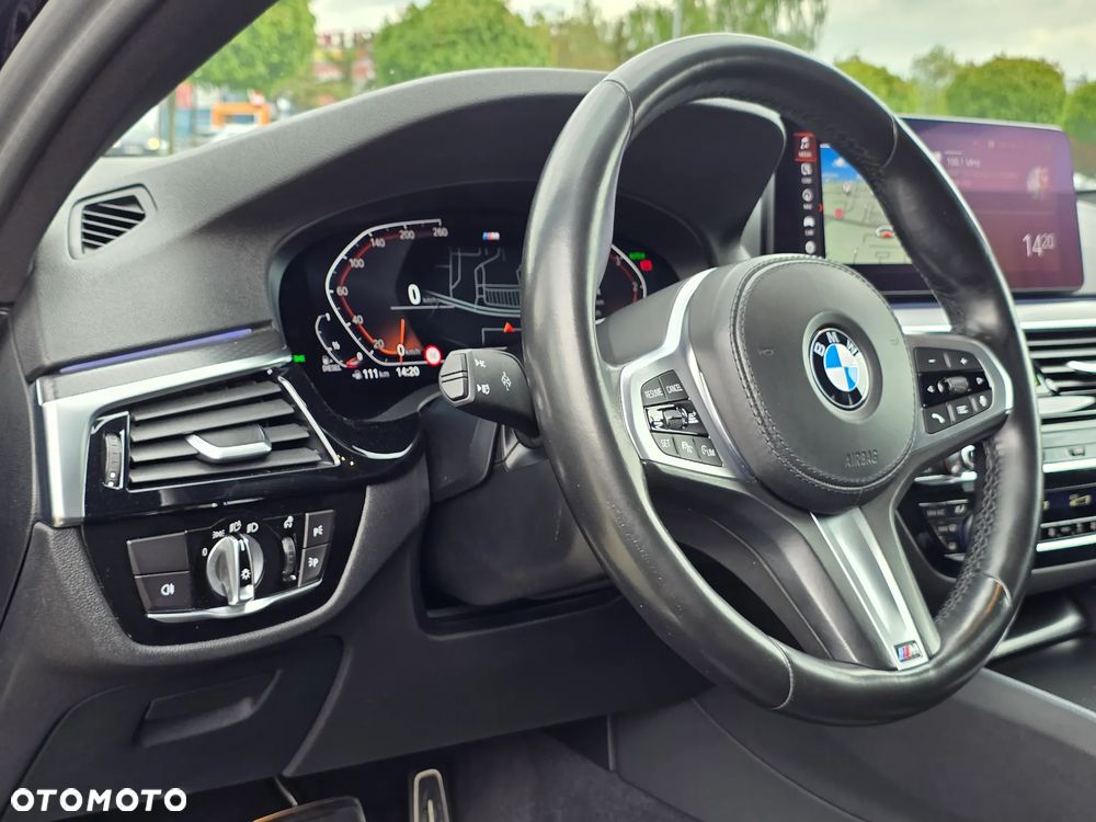 BMW Seria 5 518d M Sport sport - 38