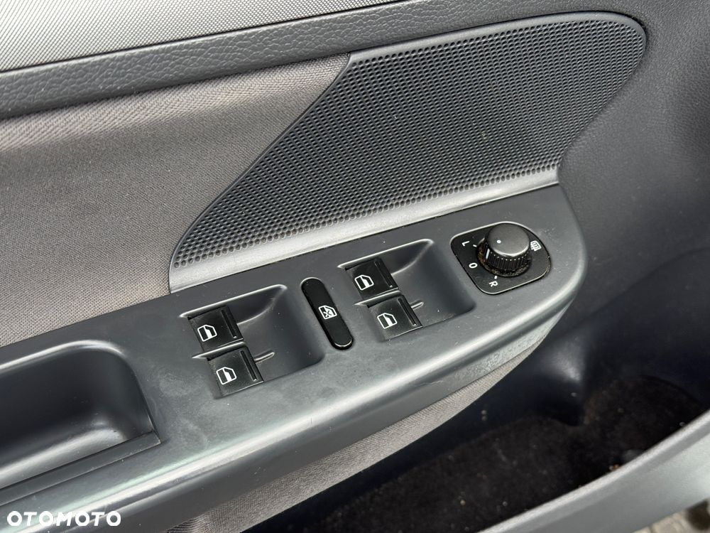 Volkswagen Golf - 10