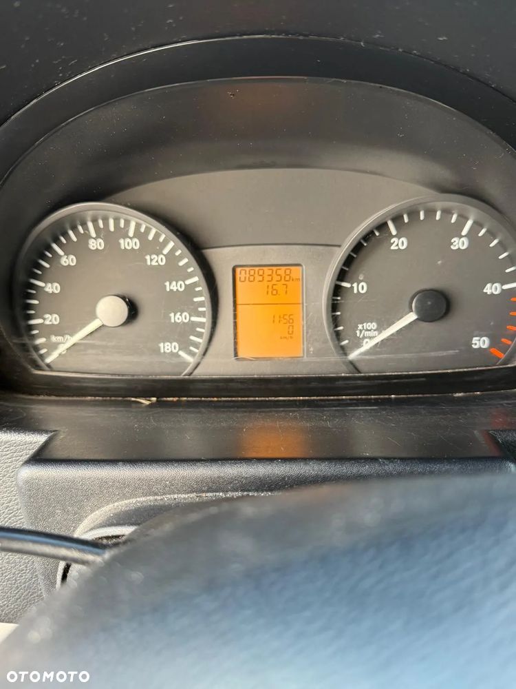 Mercedes-Benz Sprinter - 5