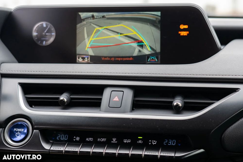 Lexus UX 250h Business Edition - 14