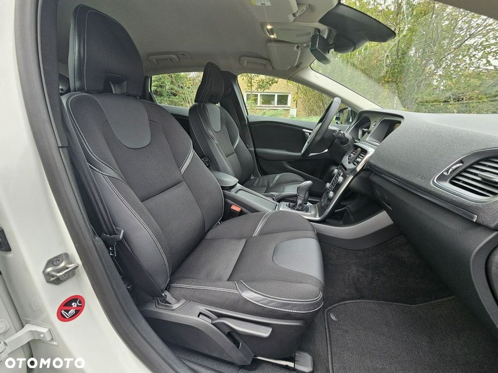Volvo V40 D2 Momentum - 10