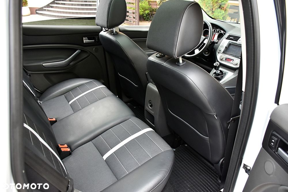 Ford Kuga 2.0 TDCi 4x4 Titanium - 33