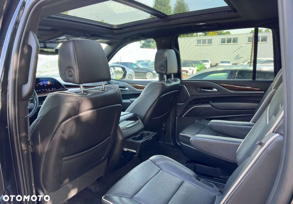 Cadillac Escalade - 14