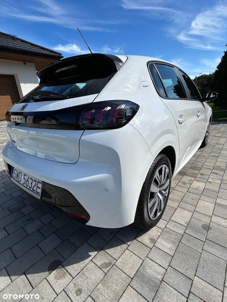 Peugeot 208 - 13