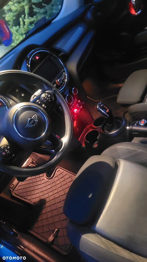 MINI Cooper Standard - 4