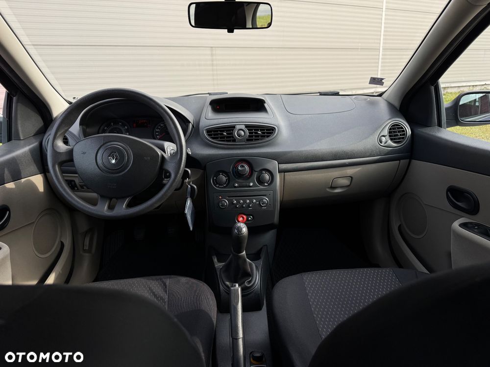 Renault Clio - 16