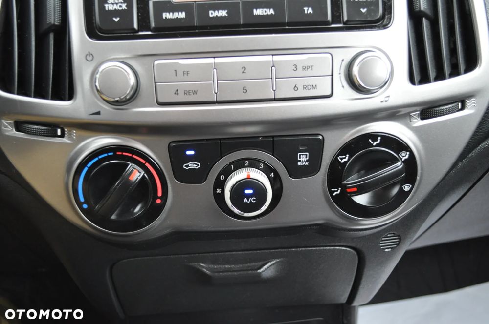 Hyundai i20 1.2 Fifa World Cup Edition - 28