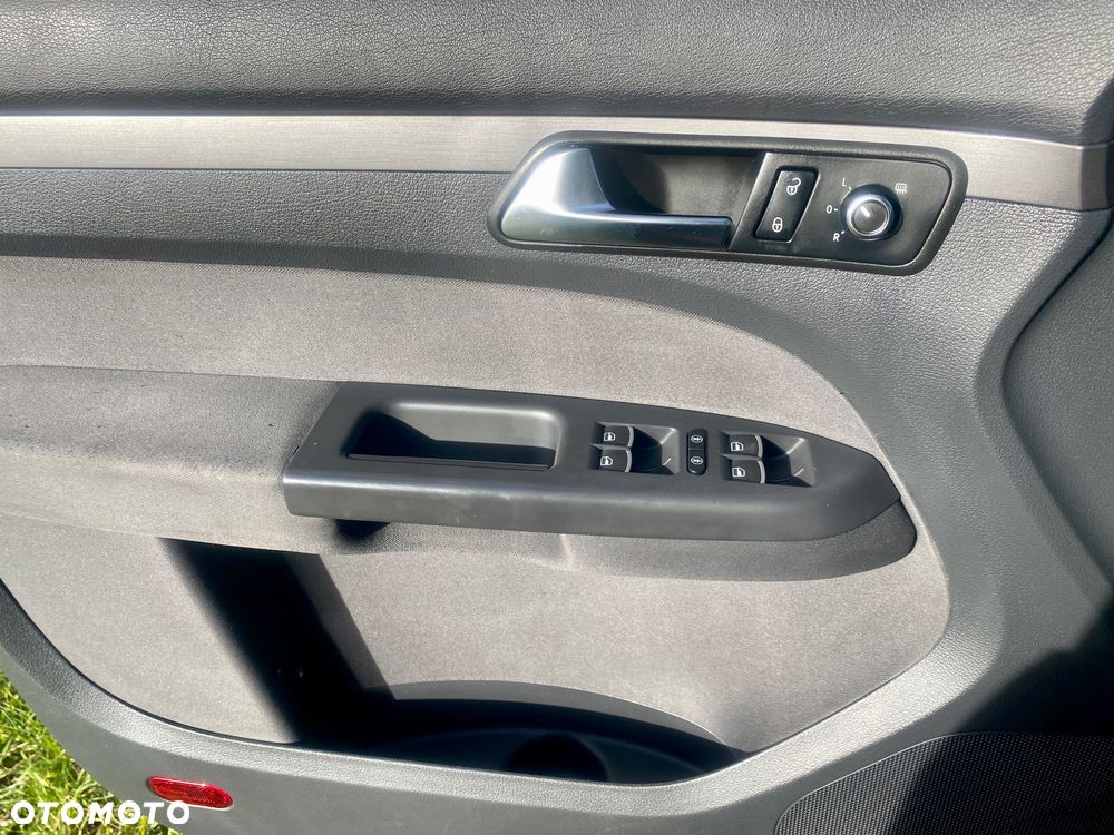 Volkswagen Touran 1.6 TDI DPF BlueMot Trendline - 16