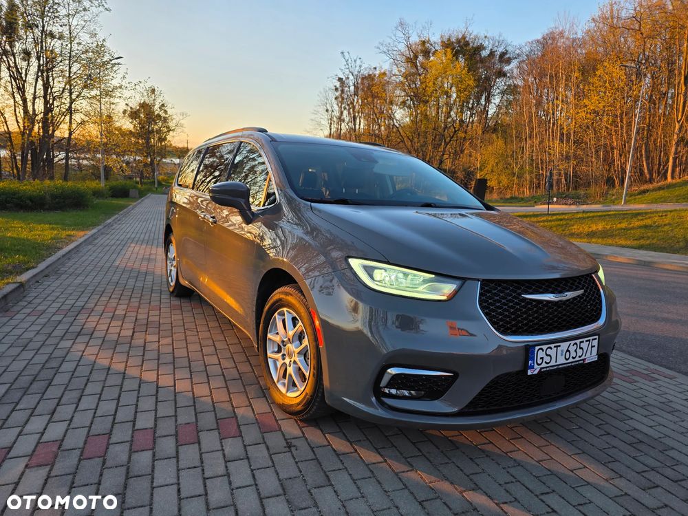 Chrysler Pacifica - 8