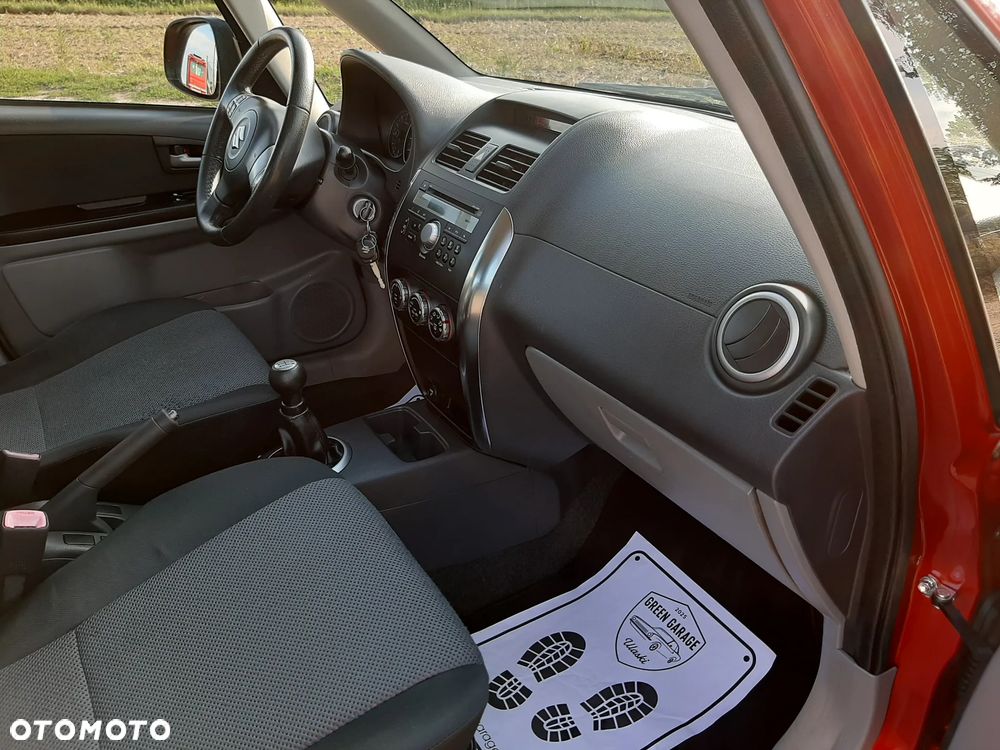 Suzuki SX4 1.5 Streetline 4x2 Classic - 18
