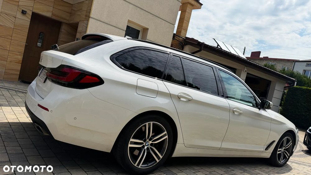 BMW Seria 5 520d Sport Line - 11