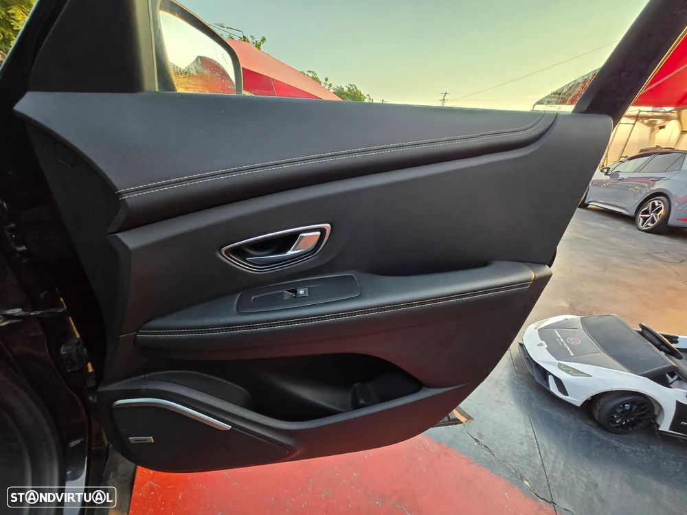 Renault Grand Scénic 1.5 dCi Bose Edition EDC SS - 32