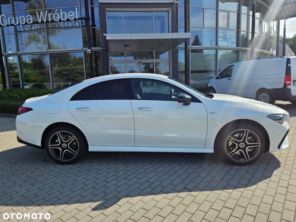 Mercedes-Benz CLA 250 e PHEV AMG Line 8G-DCT - 8