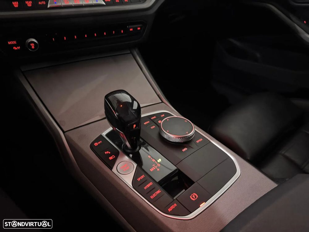 BMW 330 e Touring Pack M Auto - 18