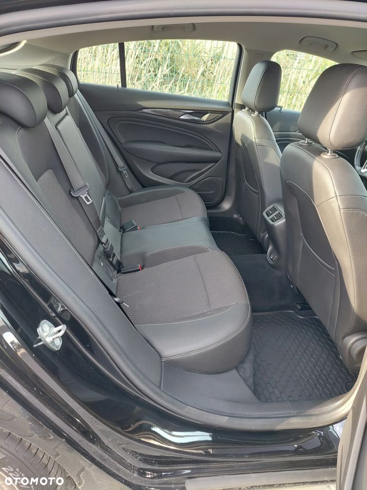 Opel Insignia 1.5 T Enjoy S&S - 11