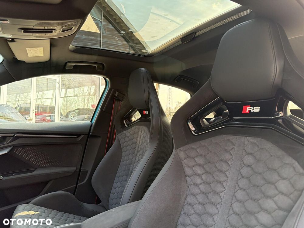 Audi RS3 Limousine - 11