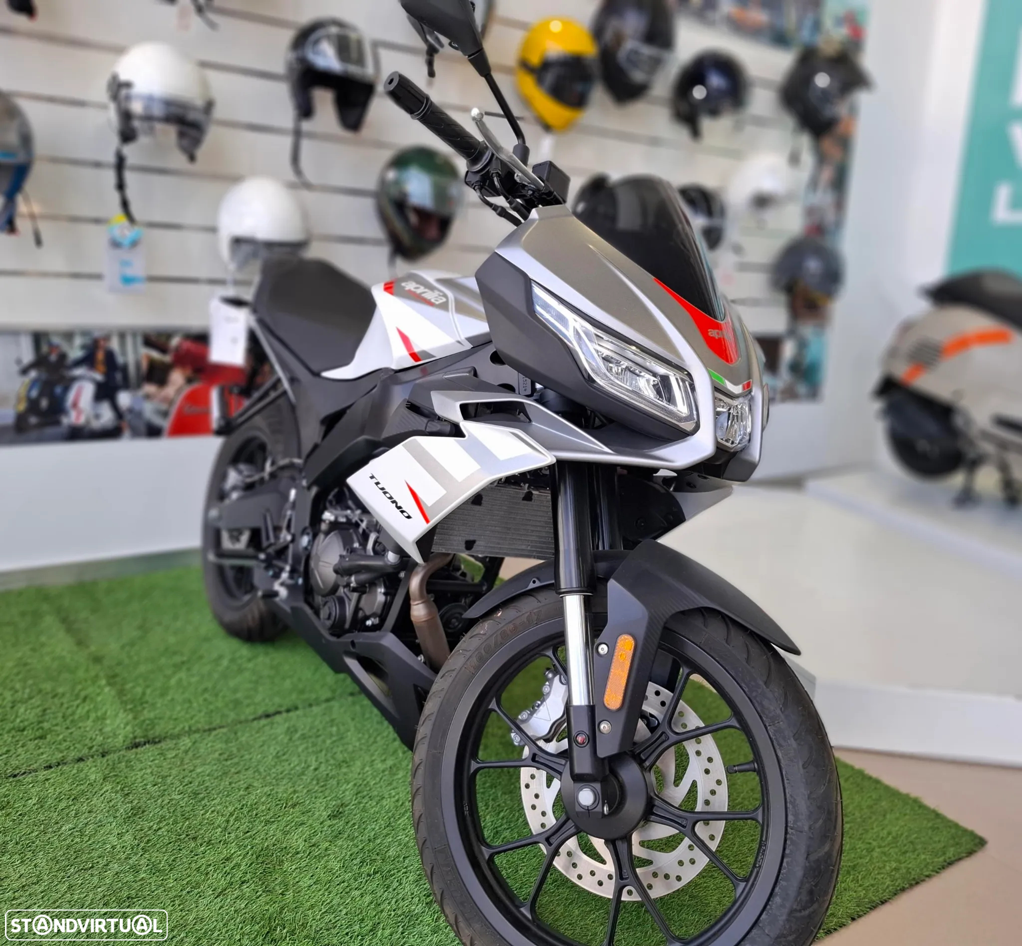 Aprilia Tuono - 9