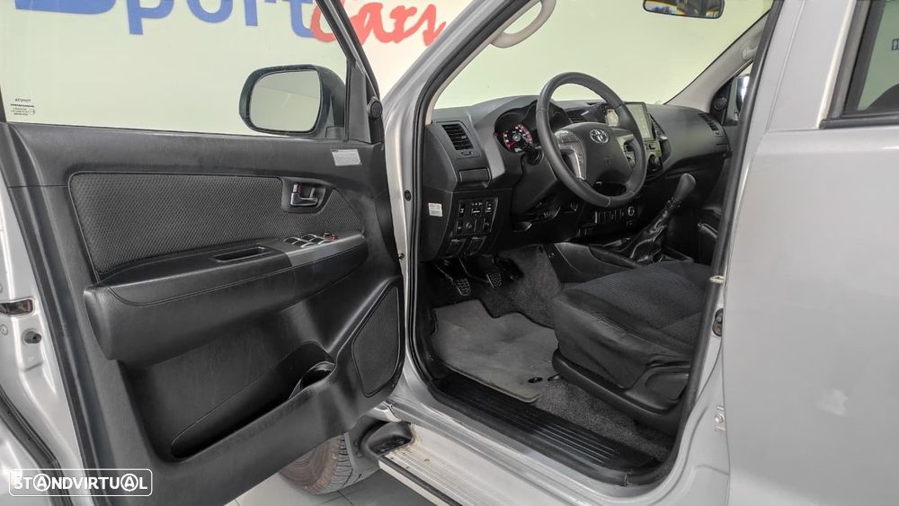 Toyota Hilux 2.5 D-4D 4WD CD T+Nav+PM - 15