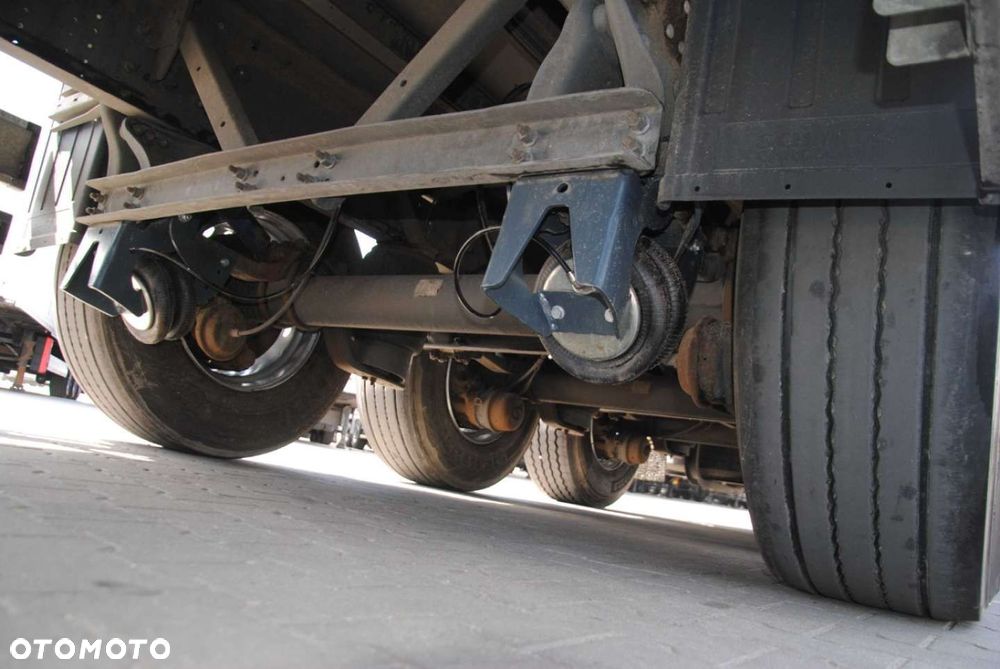 Schmitz Cargobull SCS kurtyna, podnoszona oś - 13