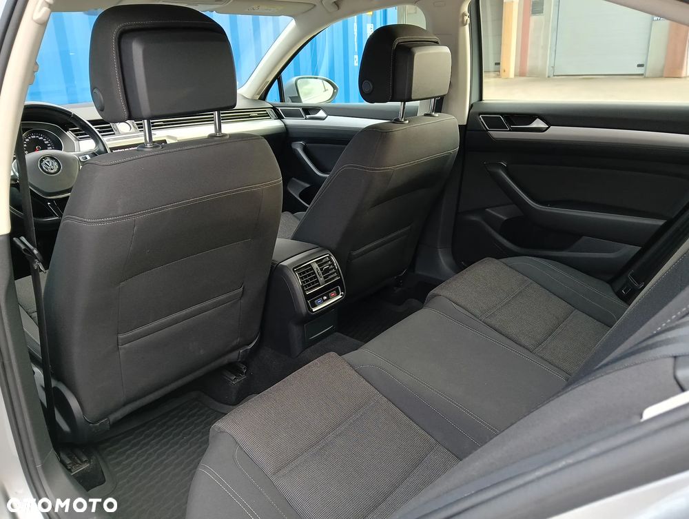 Volkswagen Passat 1.5 TSI EVO Business - 10