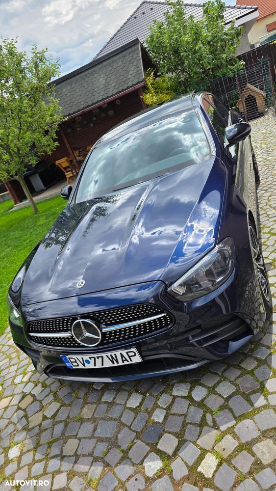 Mercedes-Benz E 220 d 4MATIC Aut. - 4