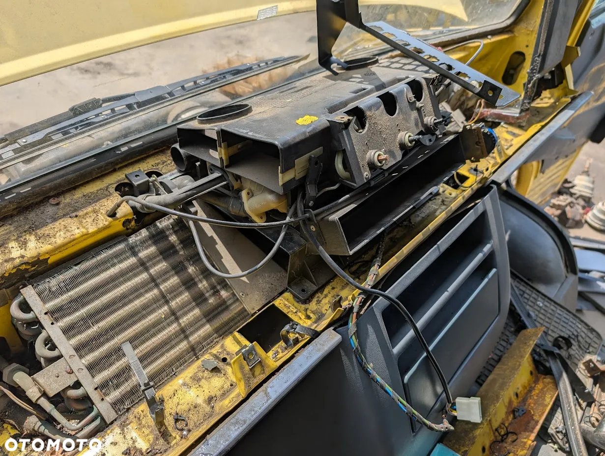 Zestaw oryginalnej klimatyzacji Mercedes Vario kompresor instalcja skraplacz przowody sterowanie nagrzewnica - 5
