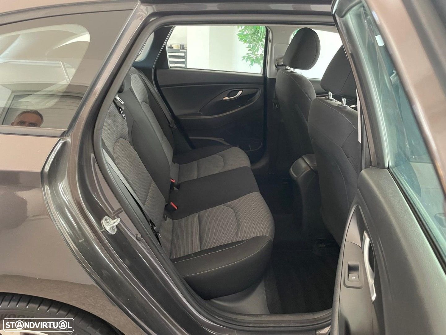 Hyundai i30 SW 1.6 CRDi Comfort+Navi - 12