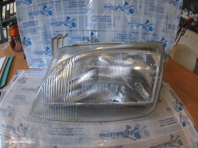 Farol Far1536 SUZUKI SWIFT 2000 1.0I 53CV 3P CINZA ESQ H4 DEPO - 1