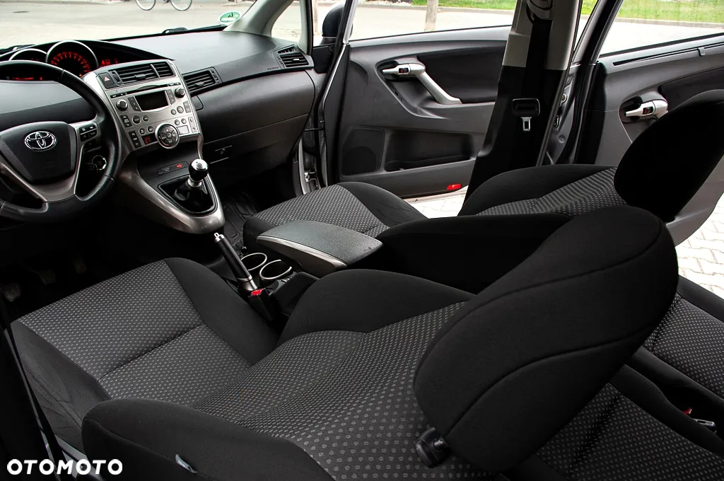 Toyota Verso 1.8 Premium 7os - 36