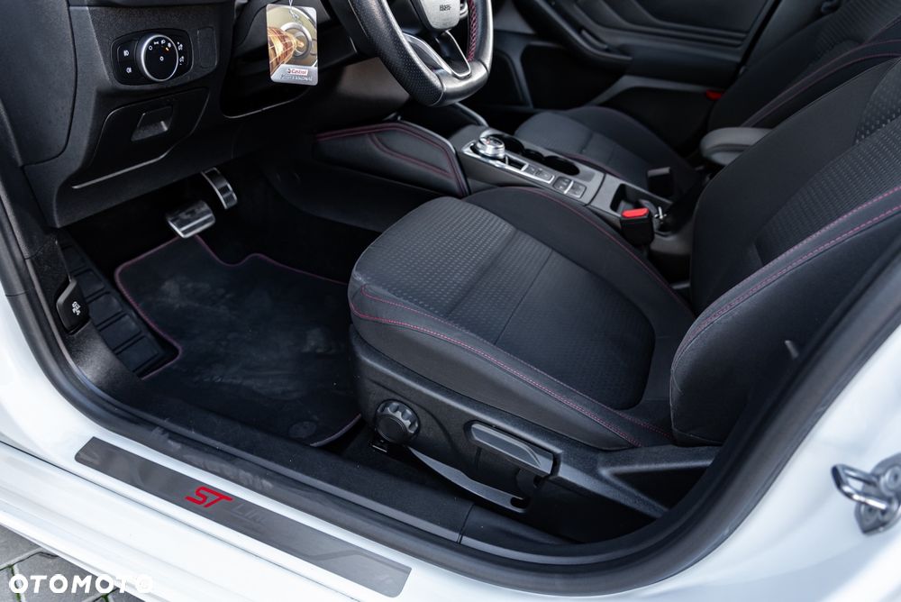 Ford Focus 1.0 EcoBoost Start-Stopp-System ST-LINE X - 19